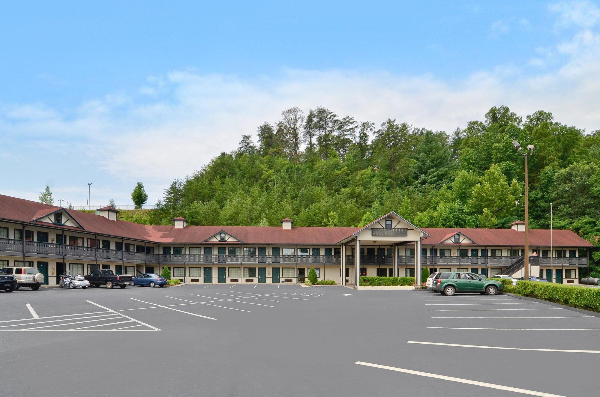 Amerivu Inn & Suites - Helen - Downtown Εξωτερικό φωτογραφία